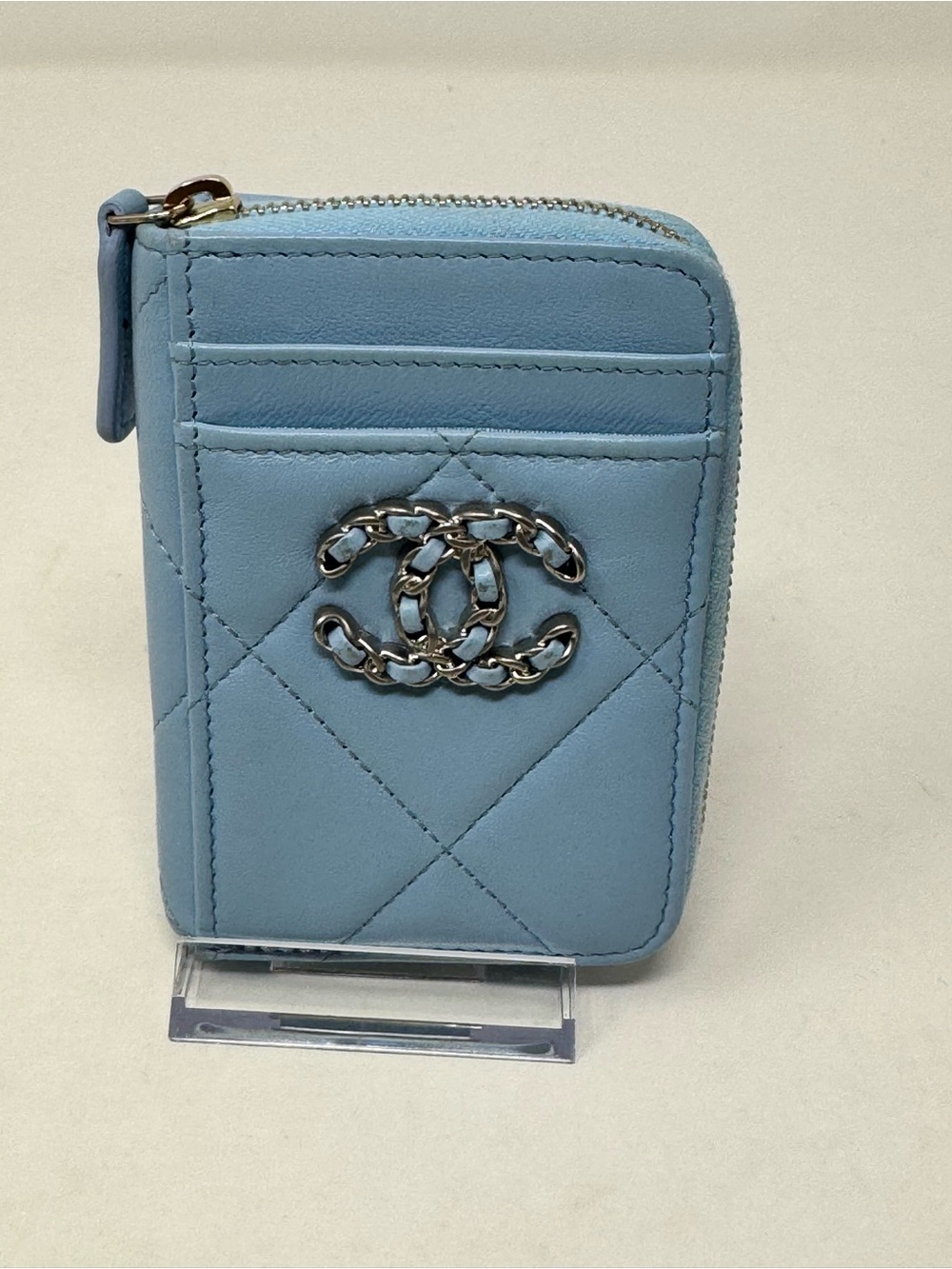 💎💯Authentic CHANEL 19 Lambskin Quilted Vertical Zip Card Holder Wallet Light Blu